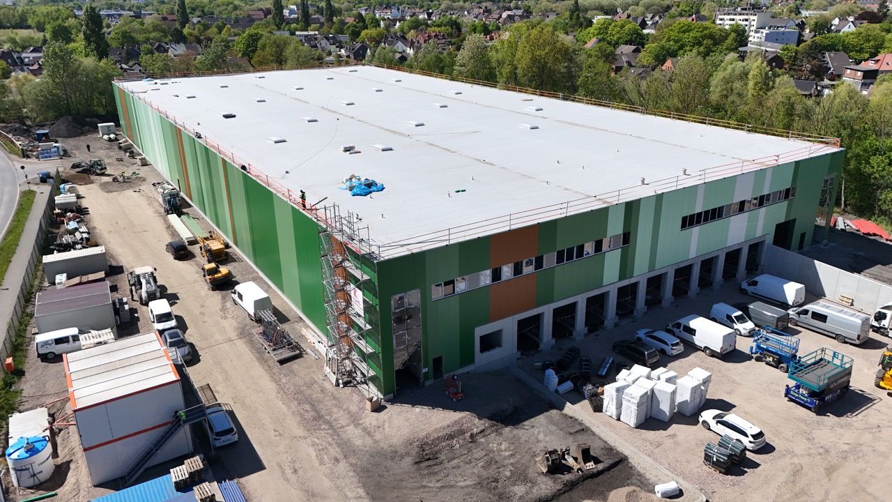 Aus der Vogelperspektive: Die Visualisierung zeigt den Ruhr Logistikpark in Castrop-Rauxel bei Fertigstellung der rund 8.550 m² Gesamtfläche. Bildrechte: PRODAC